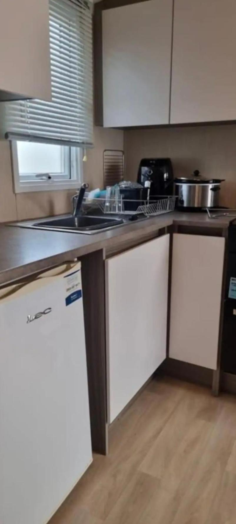 Lido Beach Caravan Prestatyn Exteriör bild